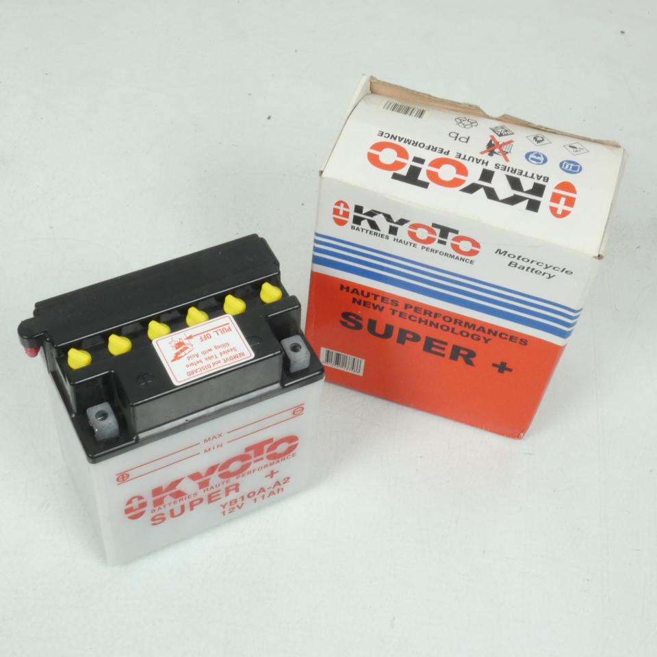 Batterie Kyoto pour Quad Kawasaki 220 KLF Bayou 1988 à 2001 YB10A-A2 / 12V 11Ah Neuf en destockage