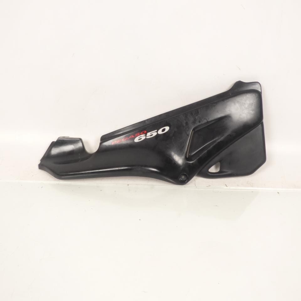 photo piece : Cache latéral droit->Aprilia Pegaso