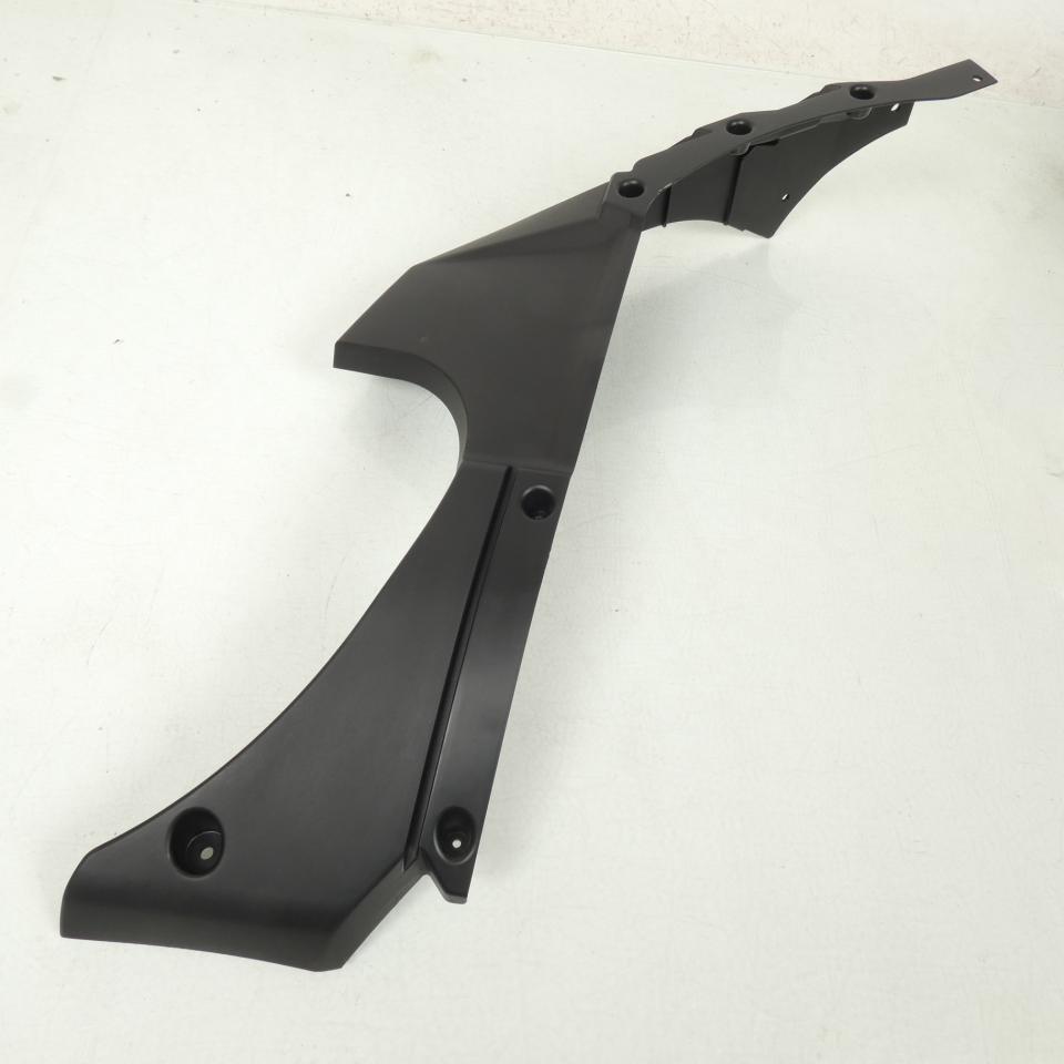 Cache latéral supérieur droit pour moto Rieju 50 RS3 Après 2010 0/000.570.7039
