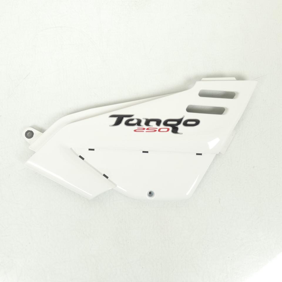 Cache latéral droit origine pour moto Rieju 250 Tango 4T 2012 0/000.570.8088 R