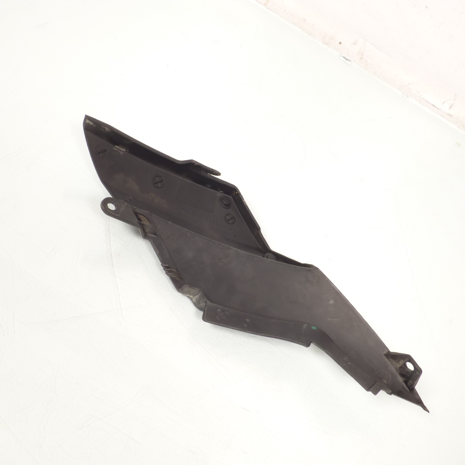 Cache latéral droit origine pour scooter Peugeot 50 Jet force TDSI 2003 à 2021