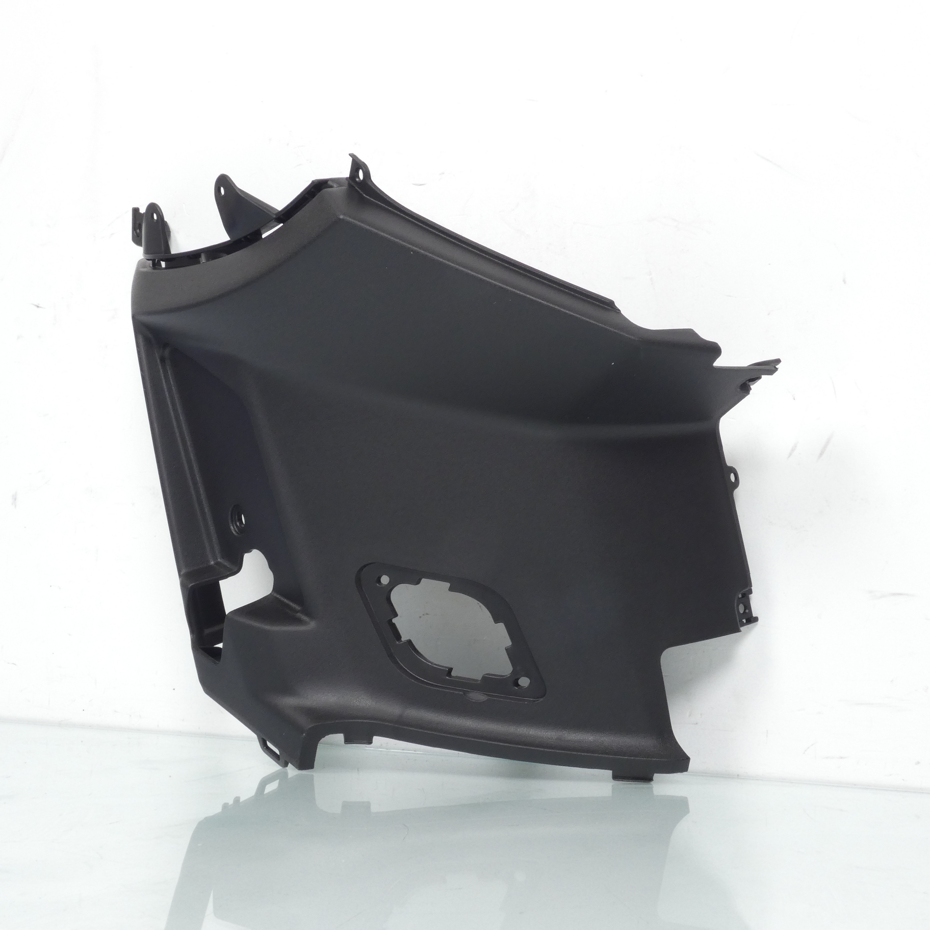 Cache latéral droit pour scooter Peugeot 50 Kisbee 4T 1177918000 779180 Noir