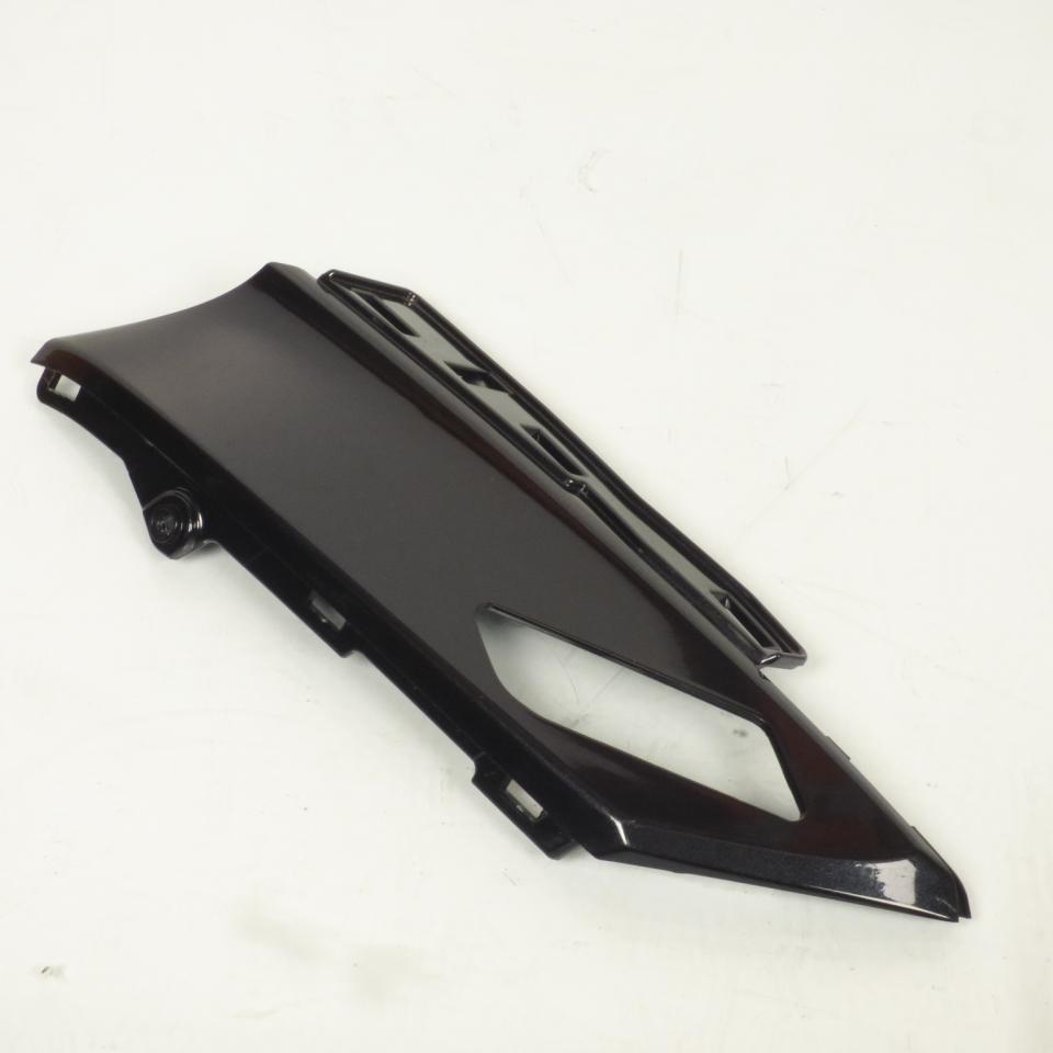 Cache latéral avant droit pour scooter Kymco 550 CV3 2022 à 2024 64312-AGJ5-E000