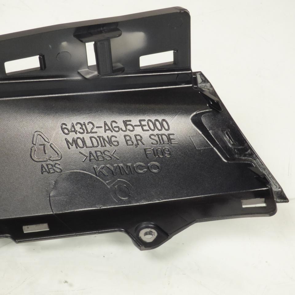 Cache latéral avant droit pour scooter Kymco 550 CV3 2022 à 2024 64312-AGJ5-E000
