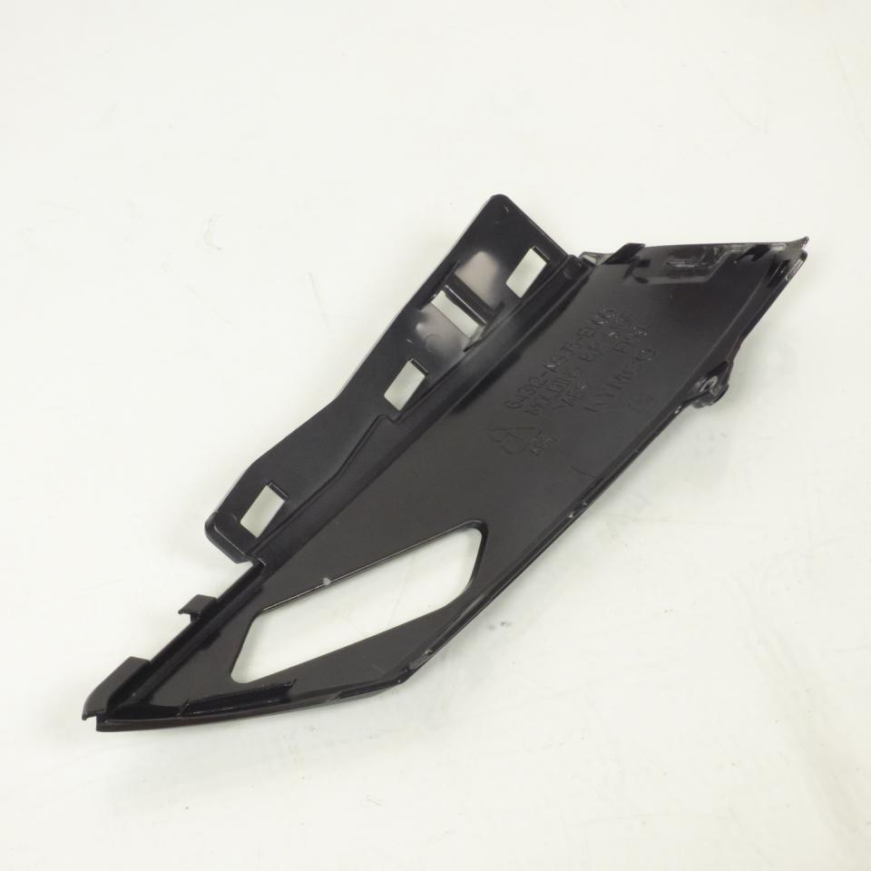 Cache latéral avant droit pour scooter Kymco 550 CV3 2022 à 2024 64312-AGJ5-E000