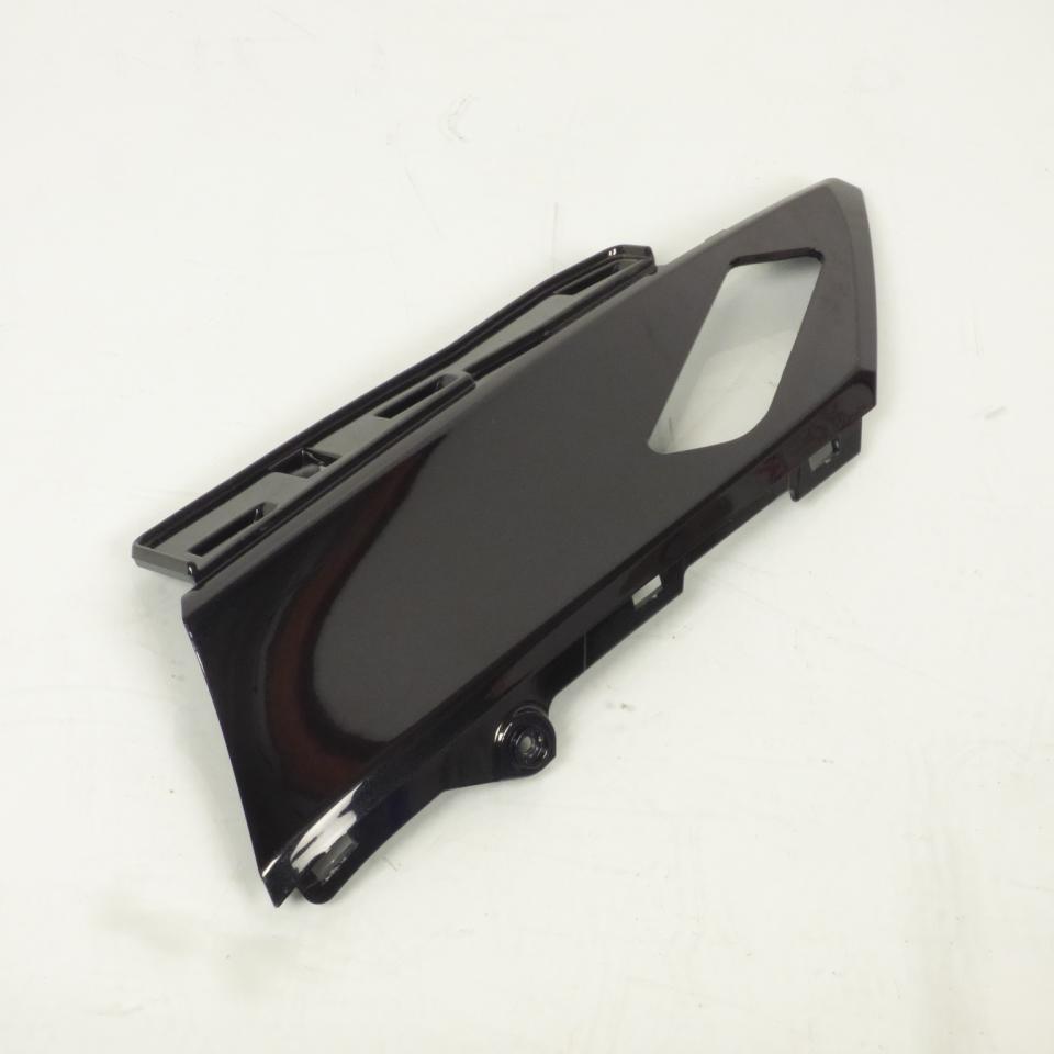 Cache latéral avant droit pour scooter Kymco 550 CV3 2022 à 2024 64312-AGJ5-E000