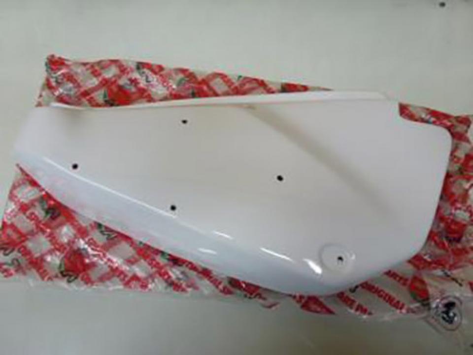 Cache latéral droit pour Aprilia Tuareg
