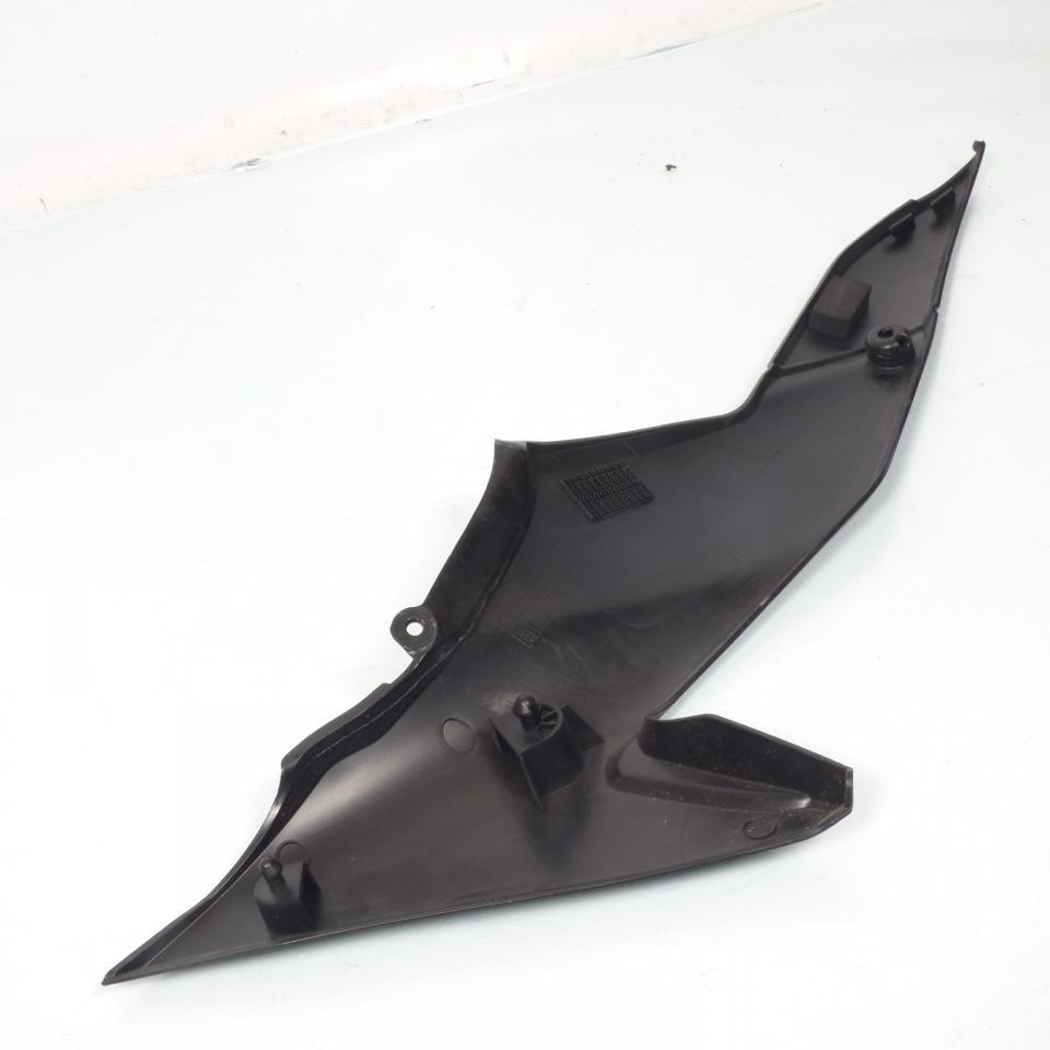 Cache latéral gauche origine pour moto Suzuki 650 SV 2017 à 2020 47211-18K0