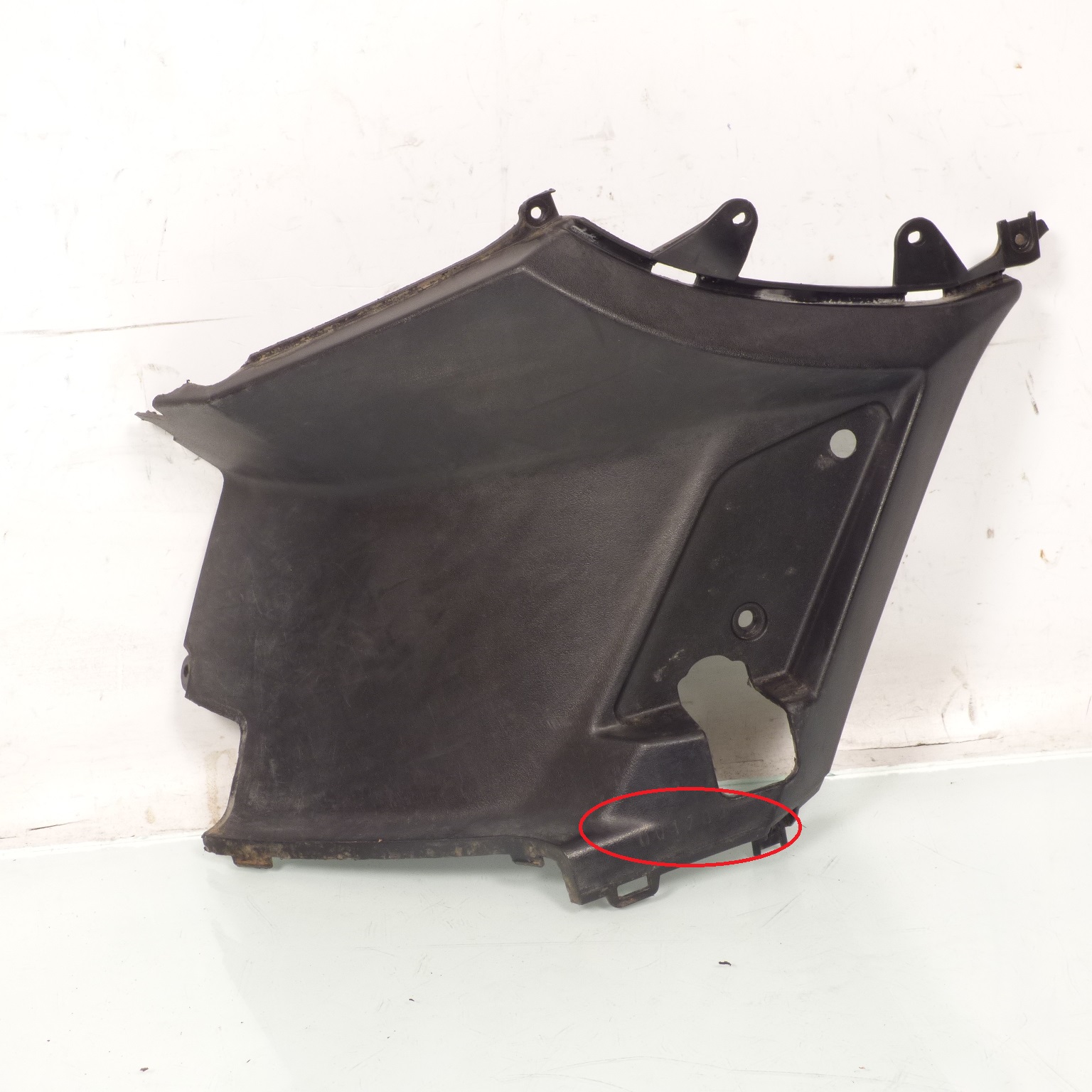 Cache latéral gauche pour Peugeot STREETZONE 2T