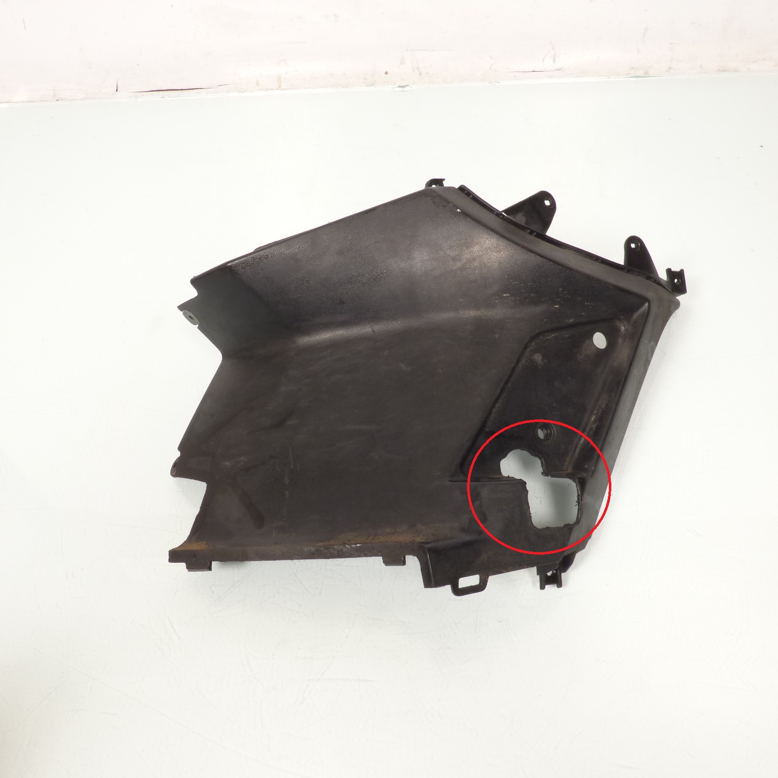 Cache latéral gauche pour Peugeot STREETZONE 2T
