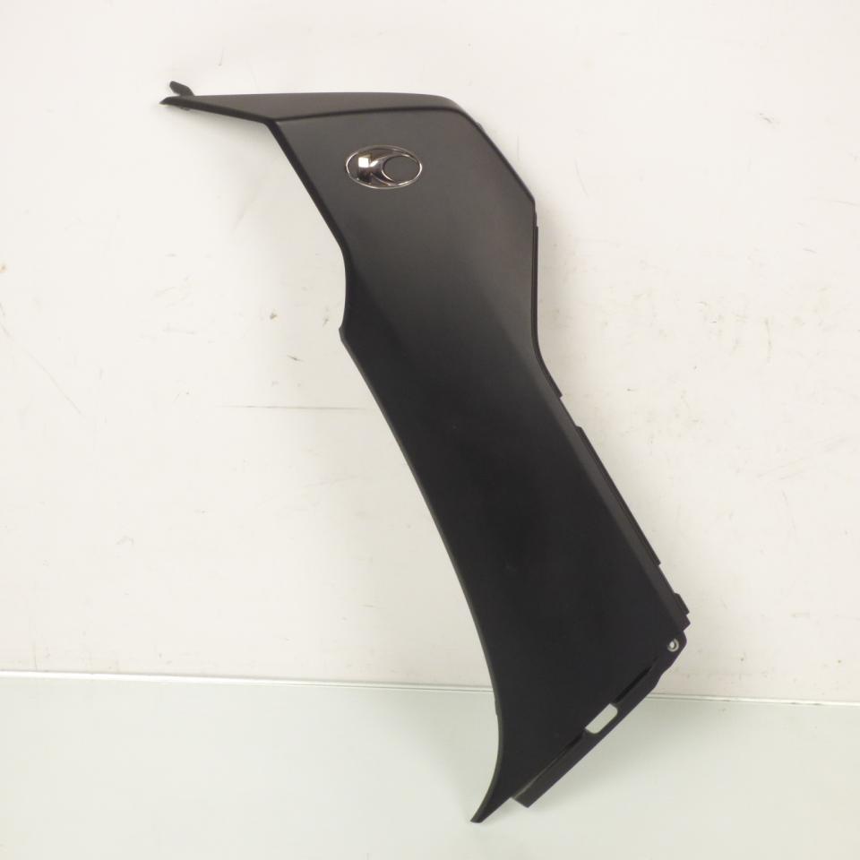 Flanc gauche origine pour scooter Kymco 550 Ak 2017 à 2020 64306-LGC6-E000