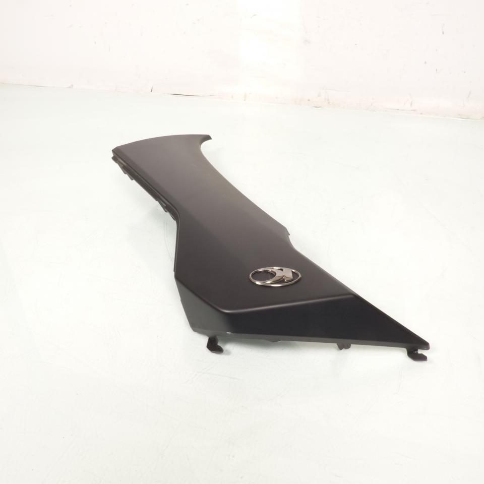Flanc gauche origine pour scooter Kymco 550 Ak 2017 à 2020 64306-LGC6-E000