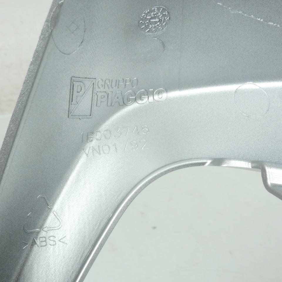Flanc gauche tablier AV pour scooter Piaggio 125 Medley Basic Eu4 1B003746 Neuf
