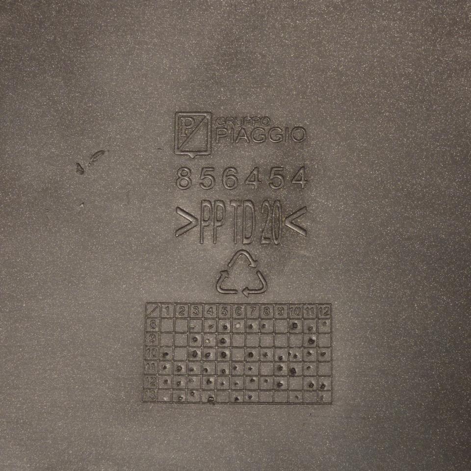 Sabot bas de caisse origine pour scooter Aprilia 125 SR Motard 2012-2014 1B00054200XH1