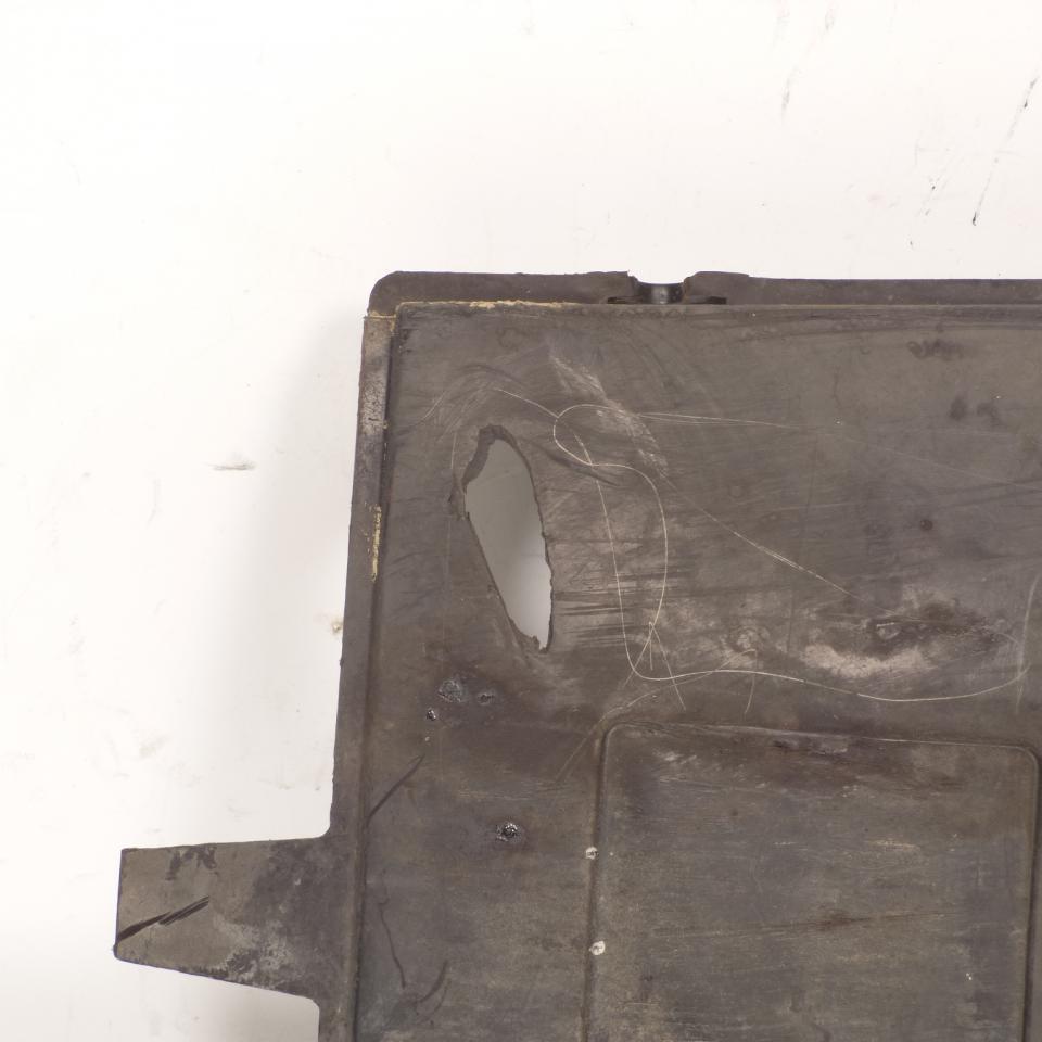 Sabot bas de caisse origine pour Honda 150 Pantheon 2003 à 2005 50611-KRJ-900