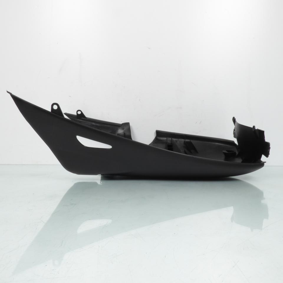 Sabot bas de caisse noir pour scooter Yamaha 125 Cygnus 2007-2012 4C6-F8385-01