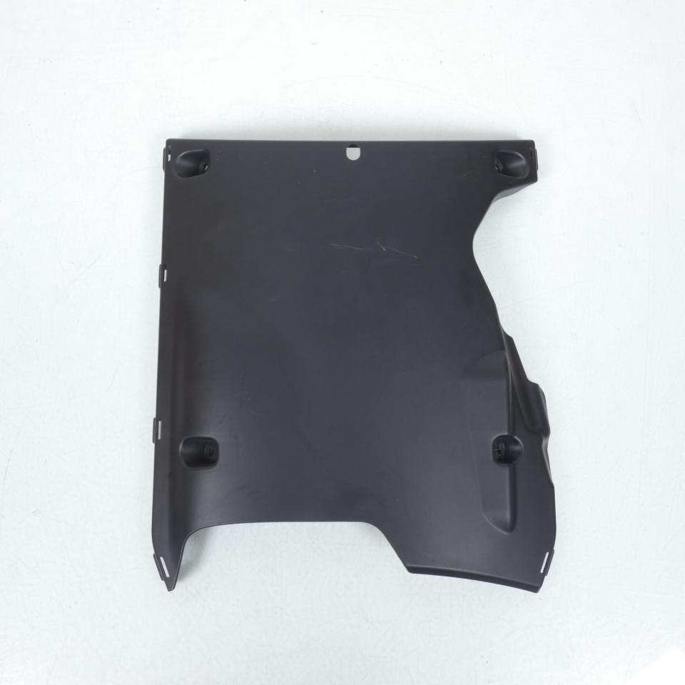 Sabot bas de caisse 779181 pour scooter Peugeot 50 Kisbee 2T 2013-17 1177918100