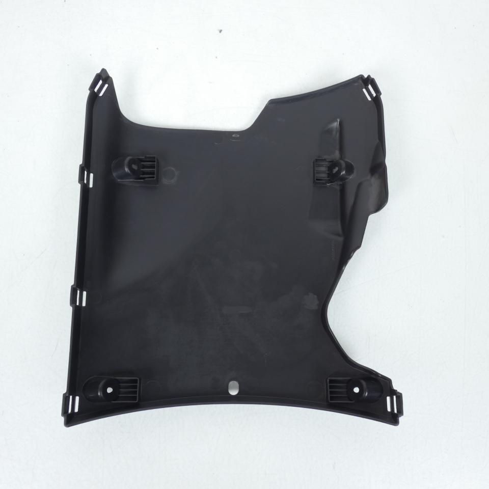 Sabot bas de caisse 779181 pour scooter Peugeot 50 Kisbee 2T 2013-17 1177918100