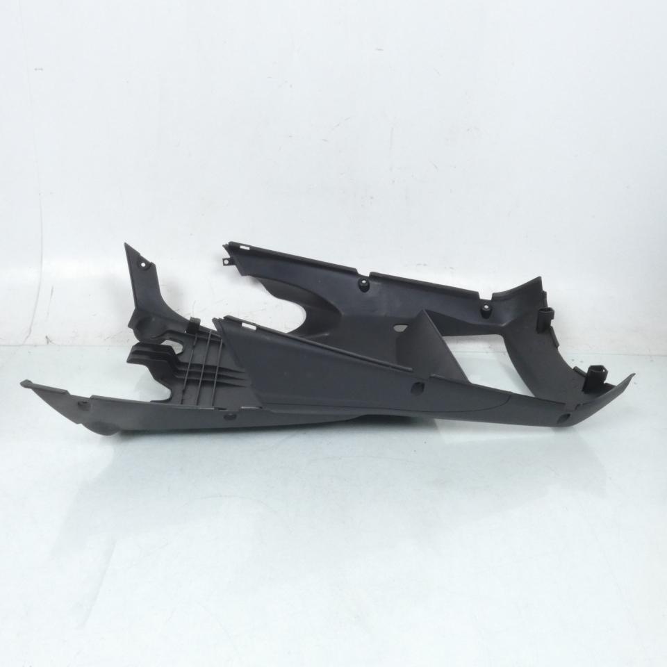 Sabot bas de caisse pour scooter Yamaha Xmax 125 2007 à 2008 1B9-F8395-01-00