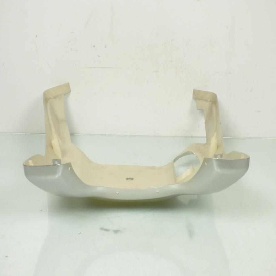 Sabot bas de caisse pour scooter Sukida 50 82223-SBJ-02AS11 Neuf en destockage