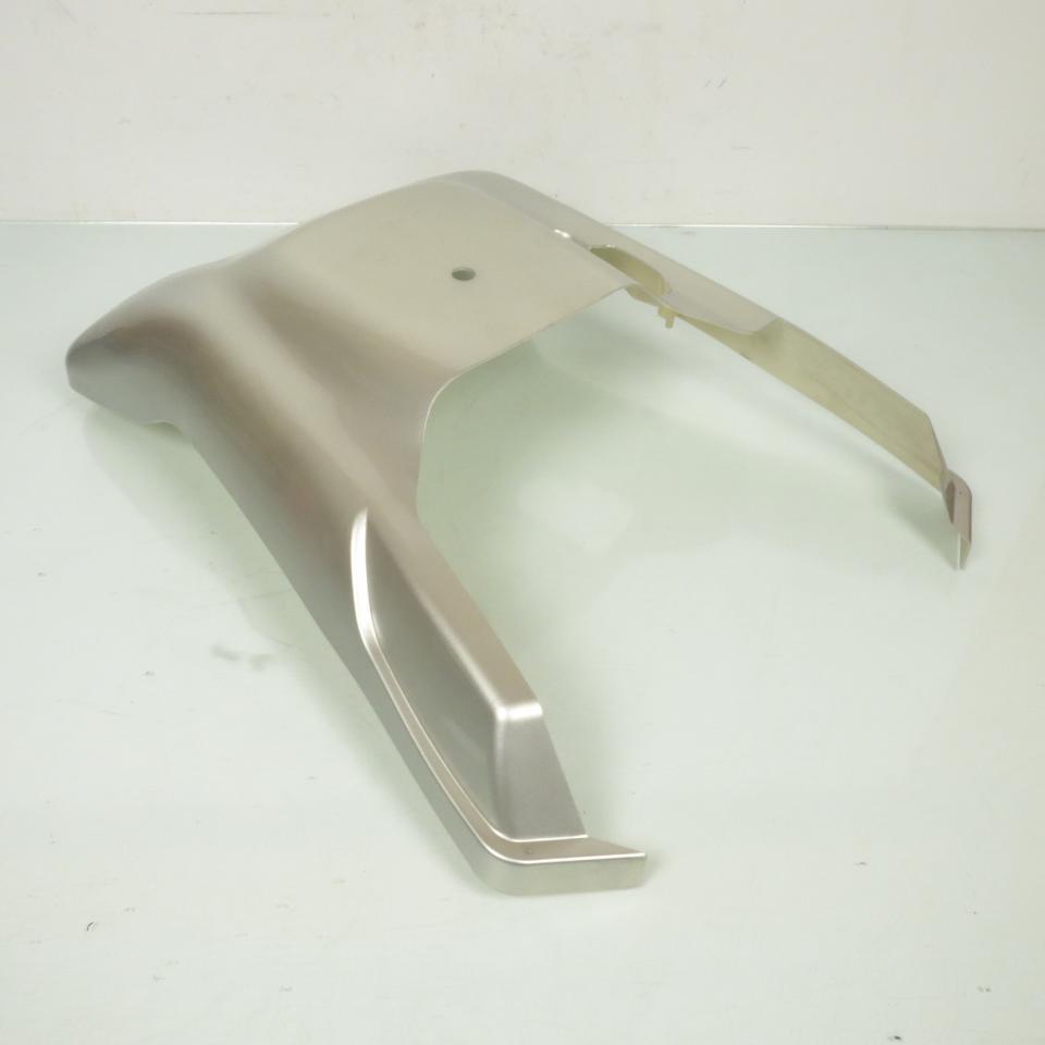 Sabot bas de caisse pour scooter Sukida 50 82223-SBJ-02AS11 Neuf en destockage