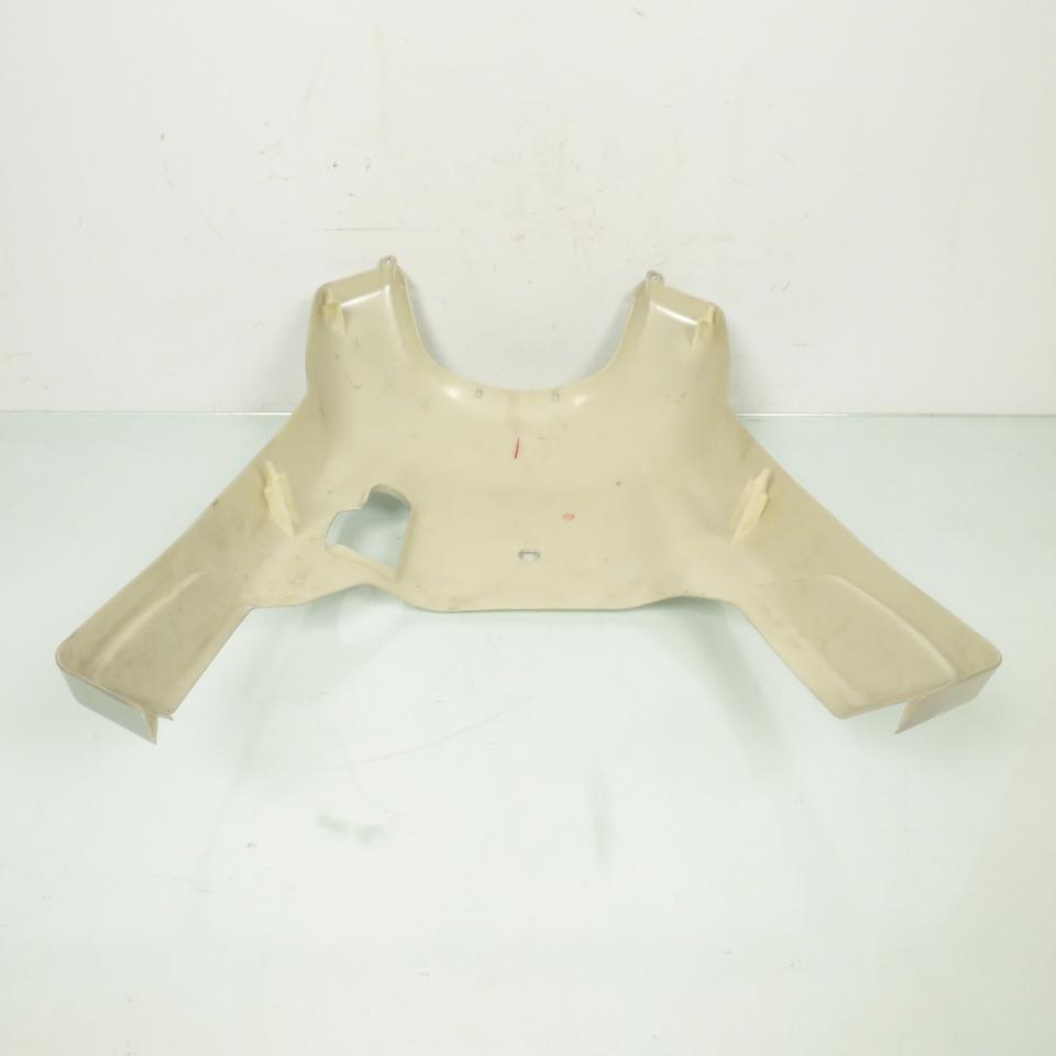 Sabot bas de caisse pour scooter Sukida 50 82223-SBJ-02AS11 Neuf en destockage