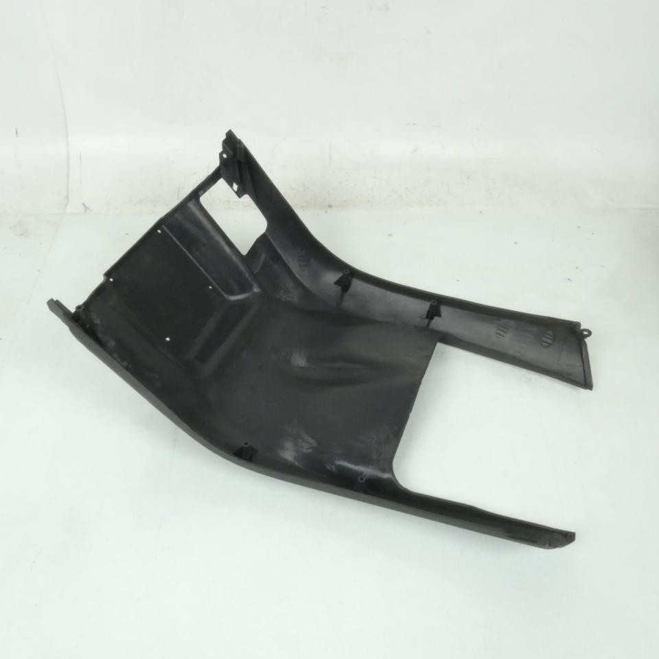 Sabot bas de caisse pour scooter PGO 50 Big max P1626000000 Neuf en destockage