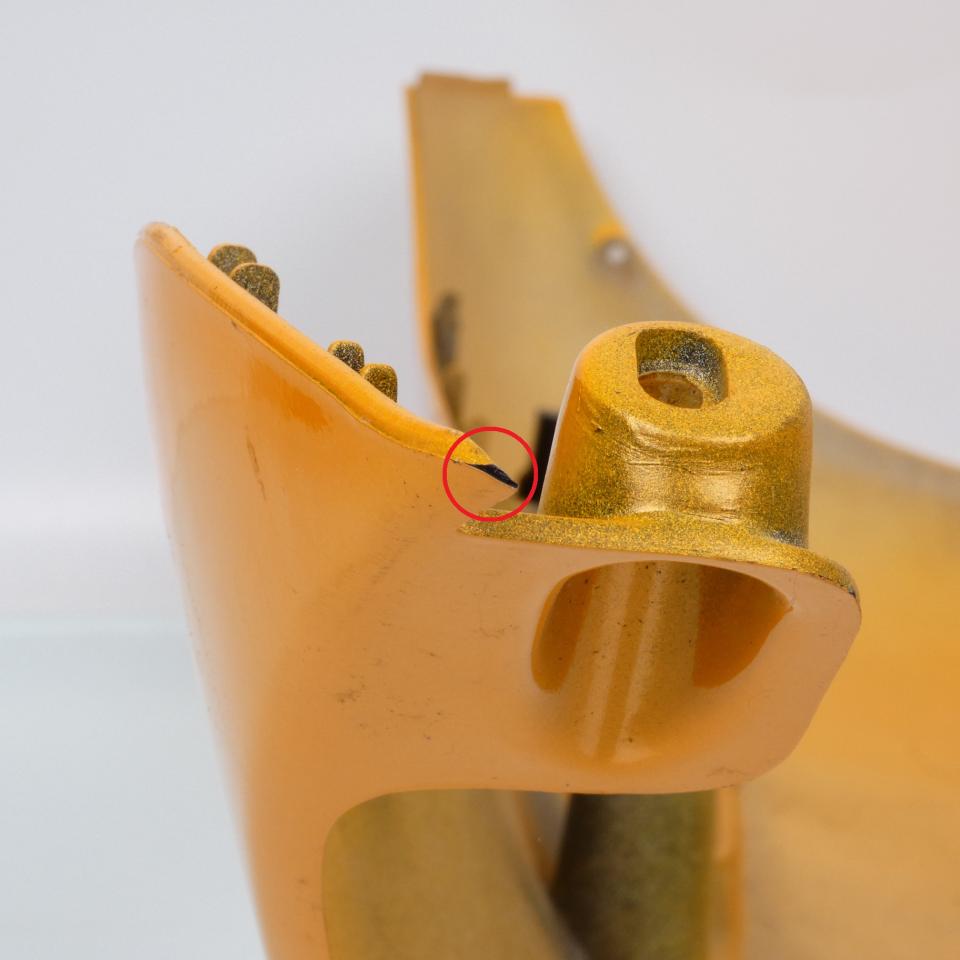 Sabot bas caisse origine pour moto Aprilia 50 Sonic 1998 à 2007 AP8248069 Neuf