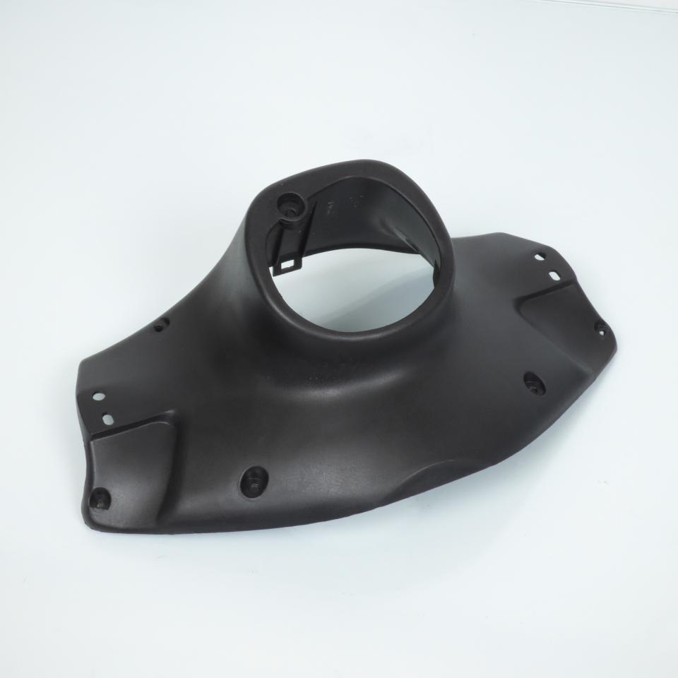 Couvre guidon Inférieur pour scooter Yiying 50 YY50QT-6 TB6B-050200003 Neuf