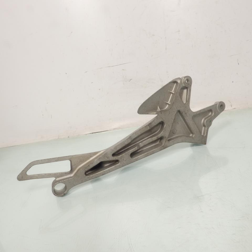 Platine gauche origine pour moto Honda 500 CBF 2004 à 2007 50750-MERA-D010 Occas