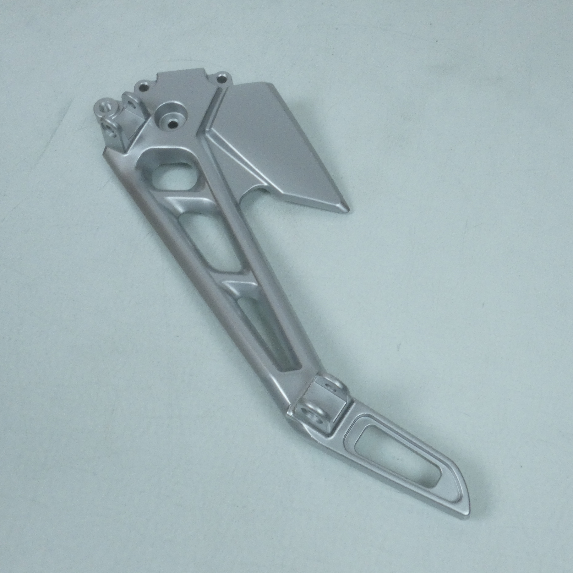 Platine support repose pied AVG ARG pour moto Suzuki 600 GSR 43821-44G00-000
