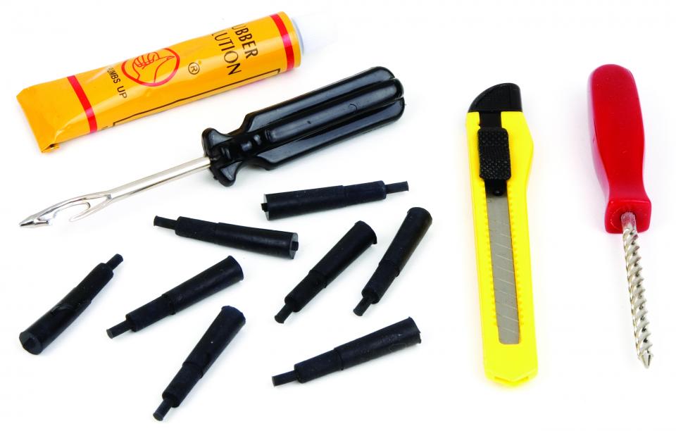 Outil kit dépannage réparation crevaison pneu tubeless Sifam pour moto scooter
