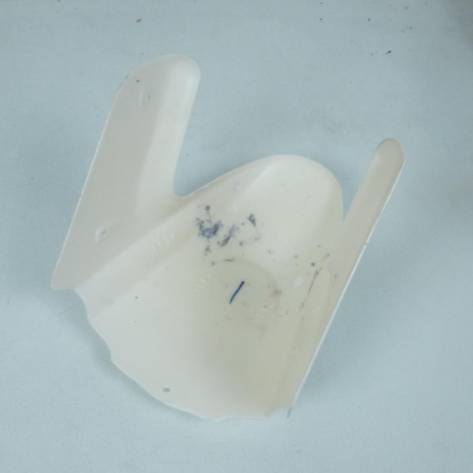 Garde boue avant blanc pour scooter Chinois 125 YY125T-12 TM00-070300001 Neuf