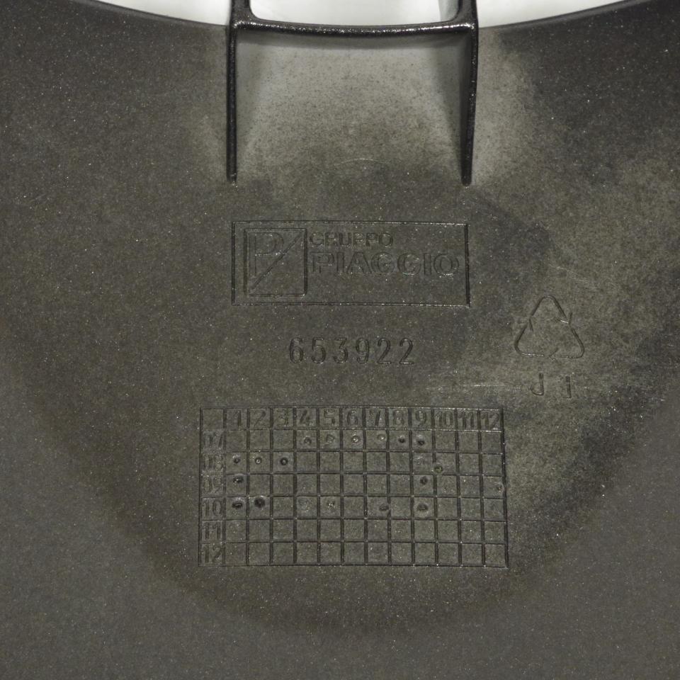 Garde boue avant origine pour scooter Piaggio 125 X EVO 65392260ND Neuf