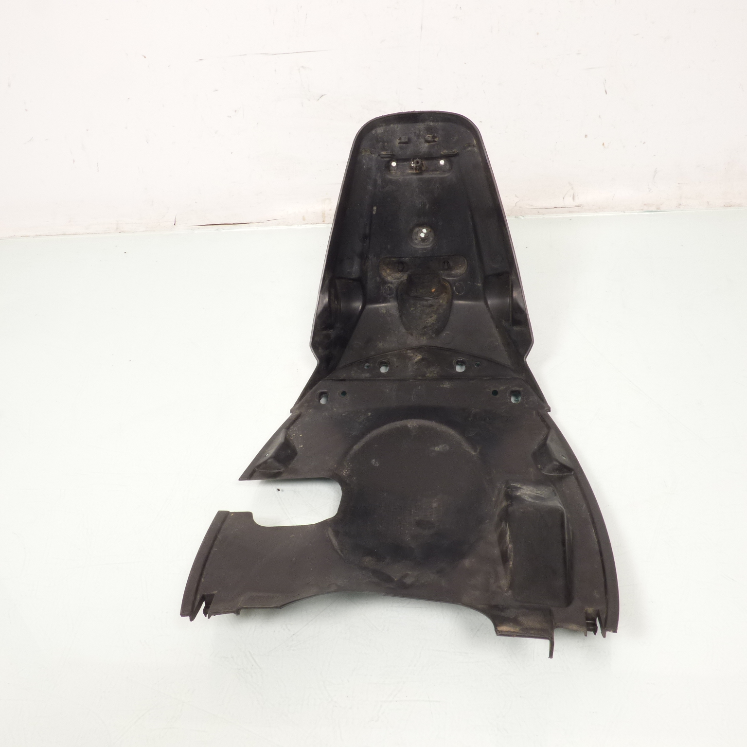 Bavette arrière origine pour scooter Peugeot 50 Kisbee 2011 à 2017 2000635000 / 1177918300 Occasion