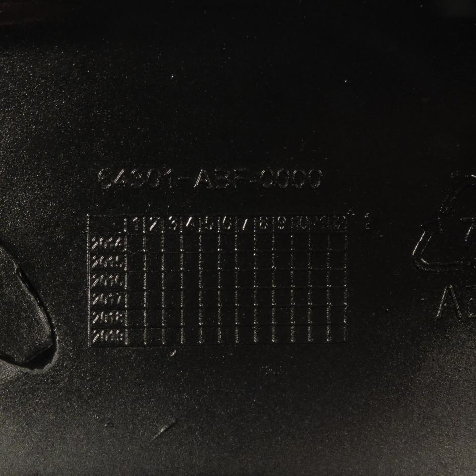 Tablier avant noir brillant pour scooter Sym 50 Orbit 64301-ABF-0000 Neuf