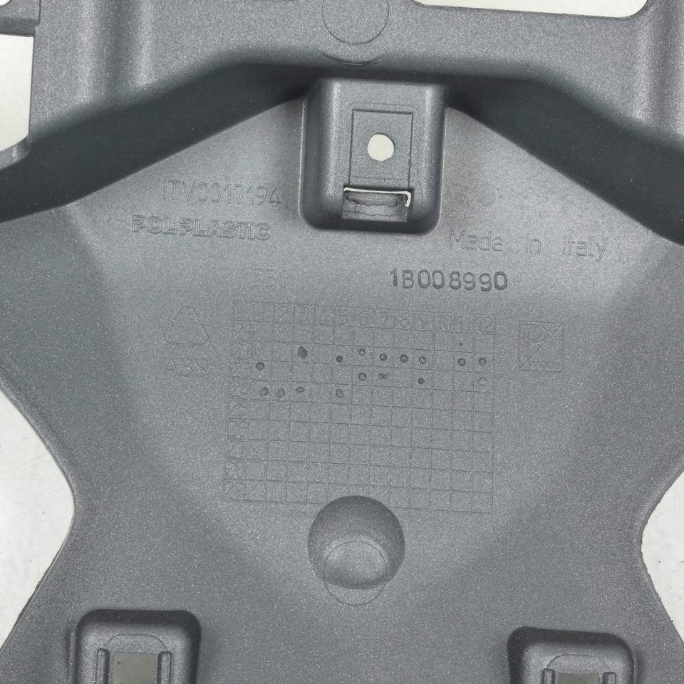 Tablier AV gris titane pour scooter Piaggio 400 MP3 HPE 2022 1B011680000EZ 742/B