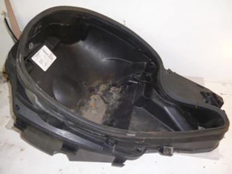 Coffre origine pour Scooter Suzuki 125 Burgman 92221-03H01 Occasion