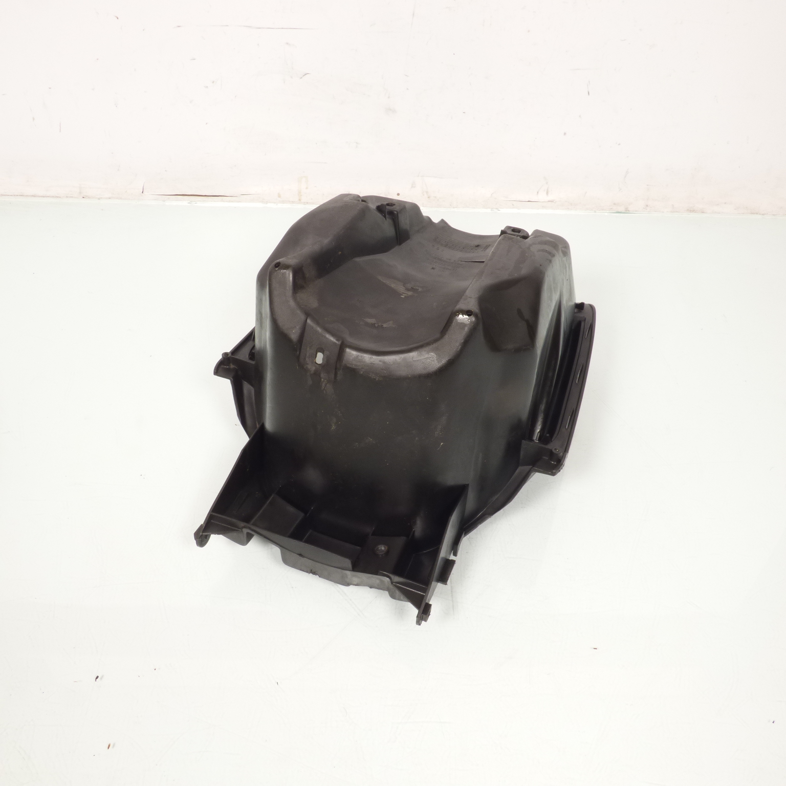 Coffre origine pour scooter Peugeot 50 Buxy 1994 à 1997 1172920100 Occasion