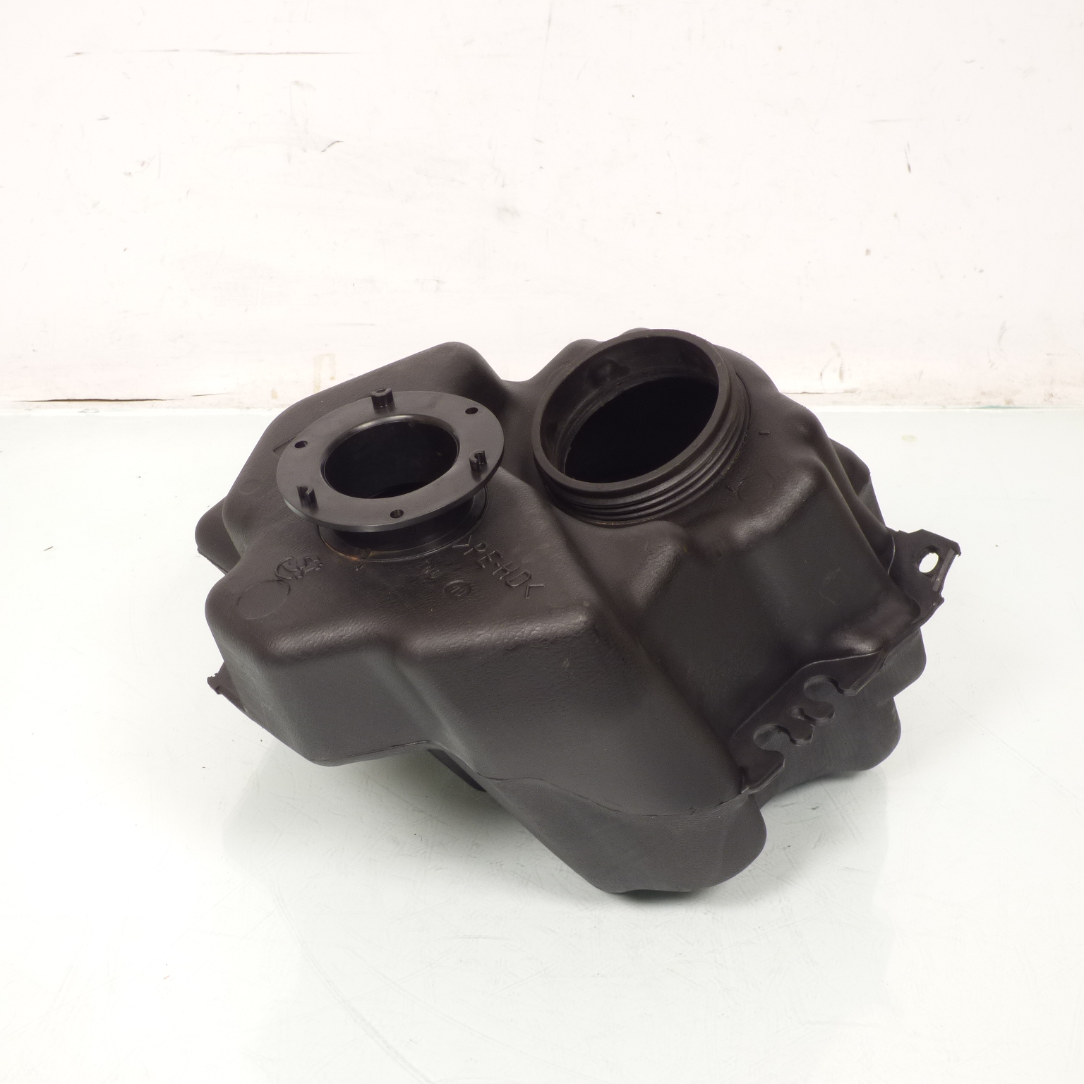 photo piece : Réservoir à carburant->Peugeot Jet force TDSI