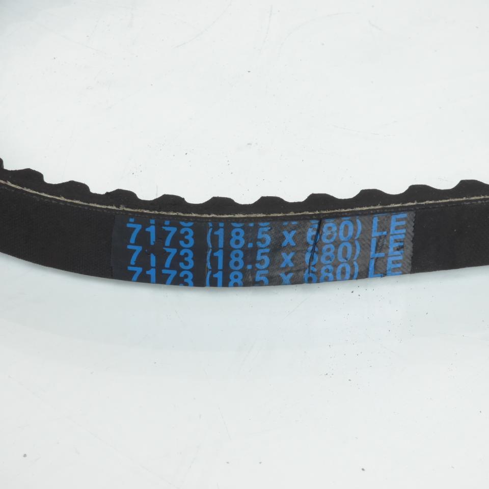 Courroie de transmission RSM pour scooter Chinois 50 139QMB 7173 / 680x18.5 / 4T 10 pouce Neuf