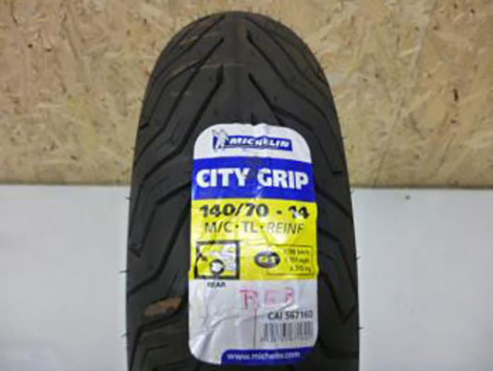 Pneu 140-70-14 pour Michelin