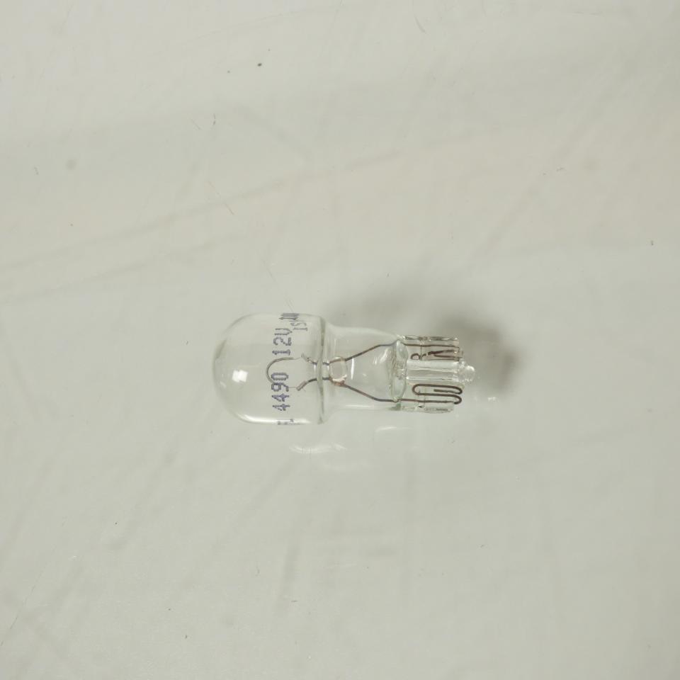 Une ampoule culot en verre T13 12V 10W W2.1x9.5d Flosser 4490 pour moto scooter