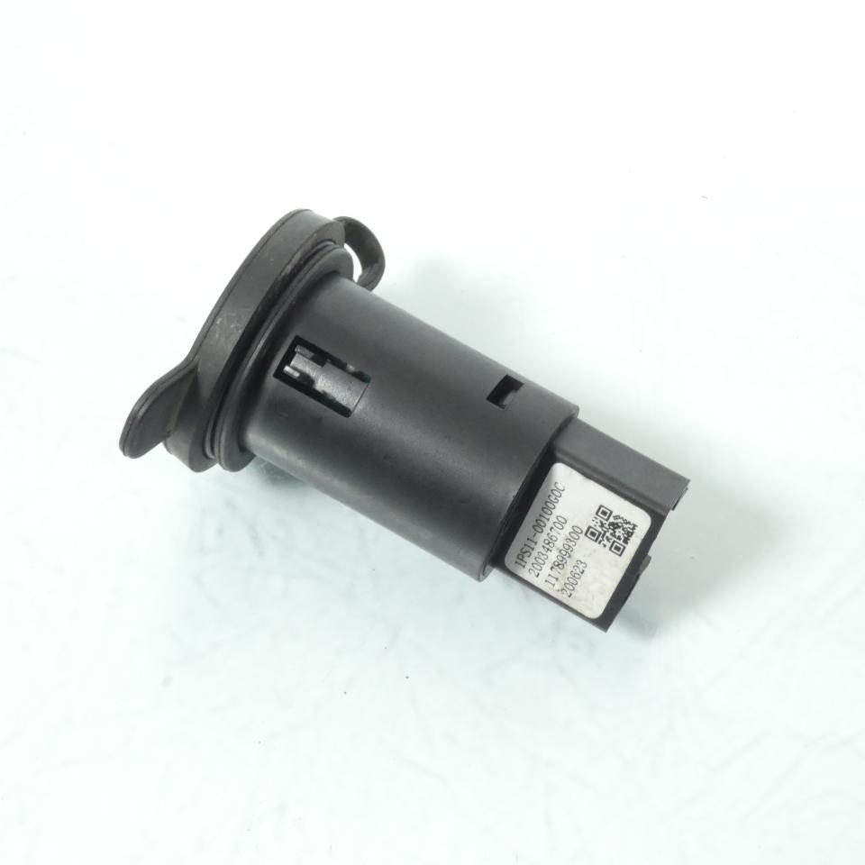 Prise USB 12V origine pour scooter Peugeot 50 KISBEE 2T EFI 2018 à 2020 VGAK1AEJA Occasion