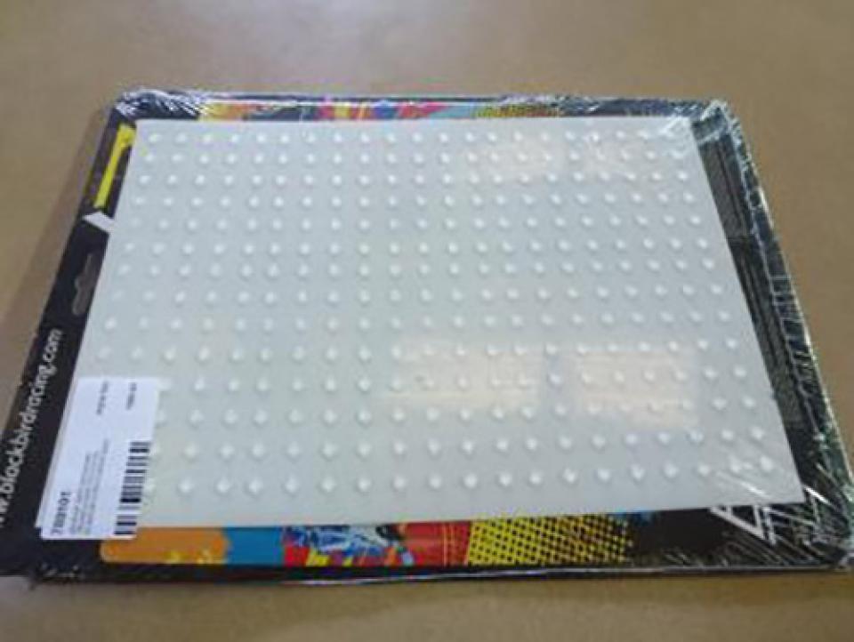 Adhésif anti-dérapant Blackbird Picots 3D Translucide 30x21cm pour moto 789101
