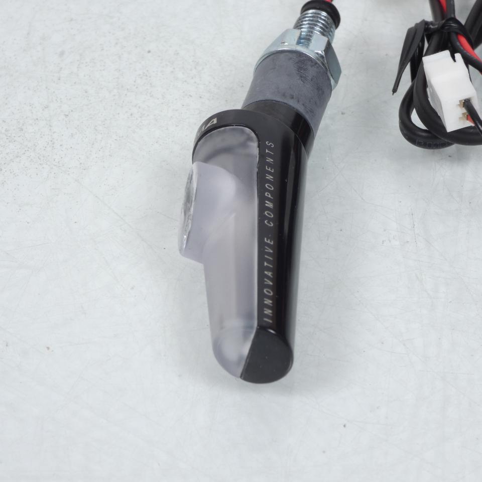 Clignotant Led universel Noir FR023B TRACK 77 à l'unité Rizoma pour moto Neuf