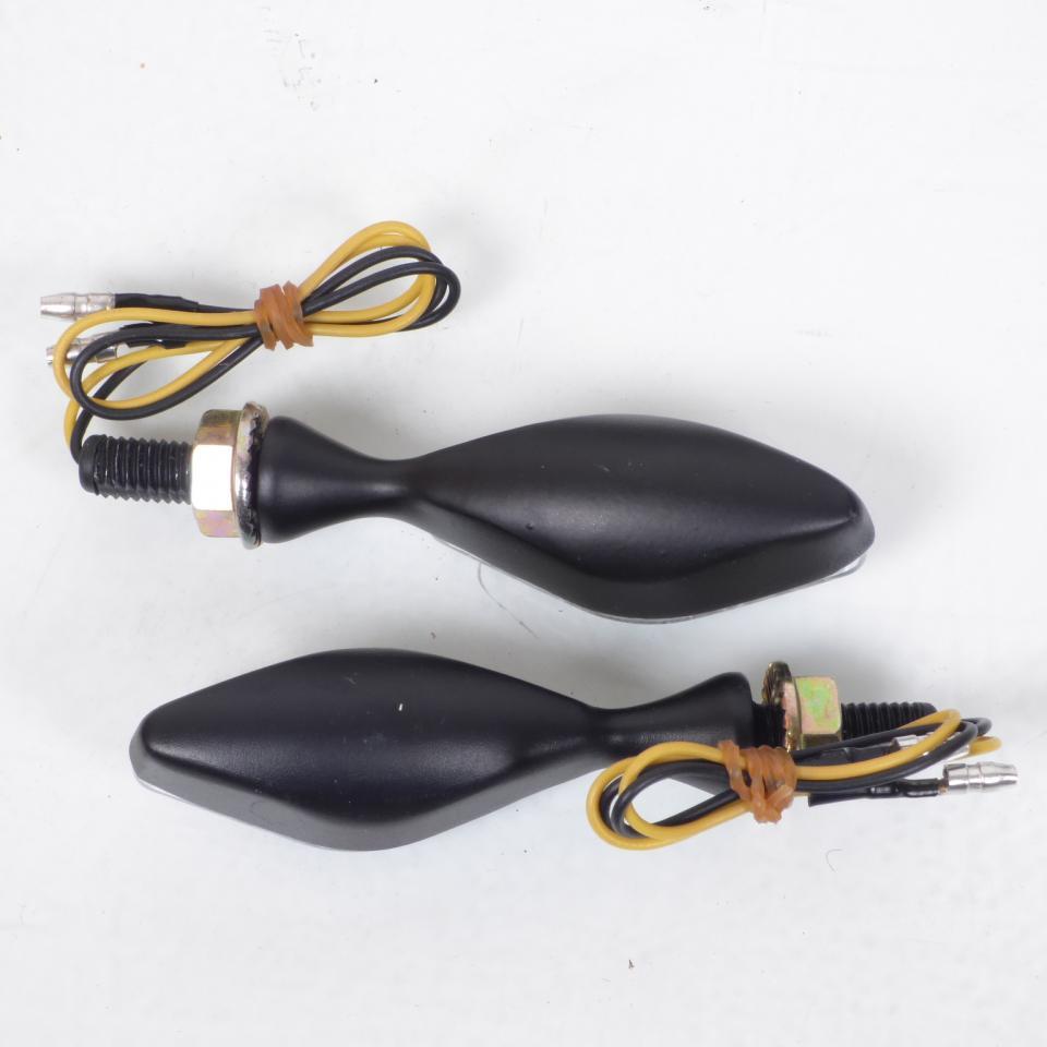 Paire de clignotant à led noir en forme de losange pour moto scooter fixation 8mm Neuf