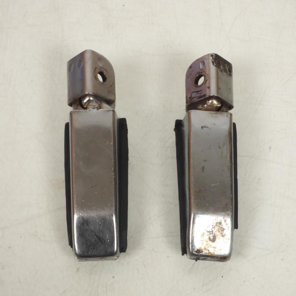 Paire de cale pied origine pour moto fixation 20mm Ø6mm Occasion