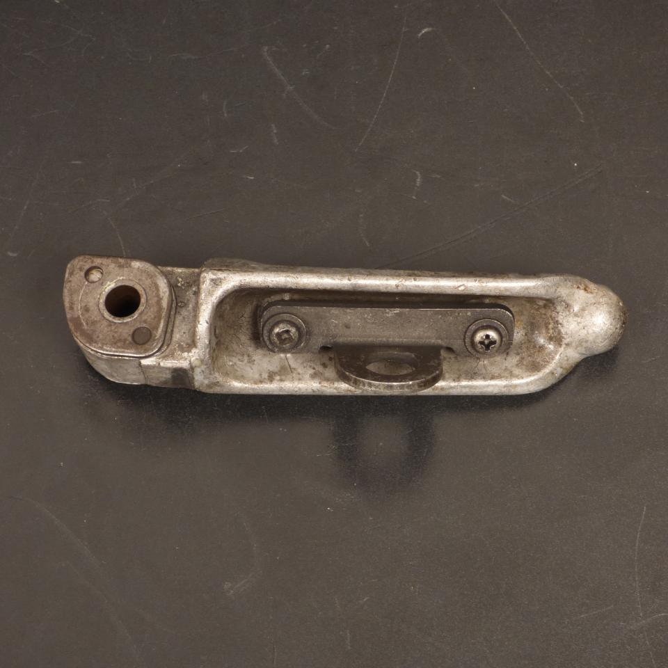 Cale pied pilote droit origine pour moto fixation 16,5mm Ø8mm Occasion