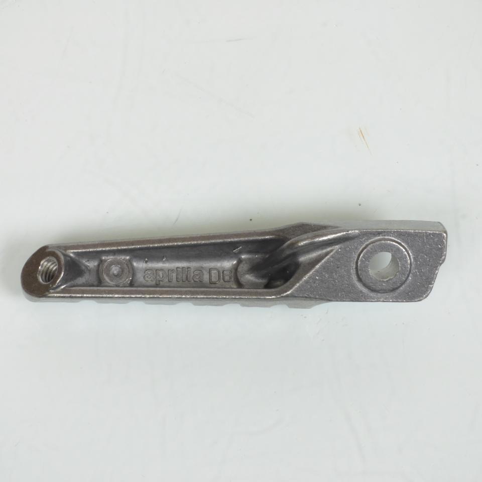 Cale pied pilote droit pour moto Aprilia 50 RS4 Après 2011 AP81329576 / AVD Neuf